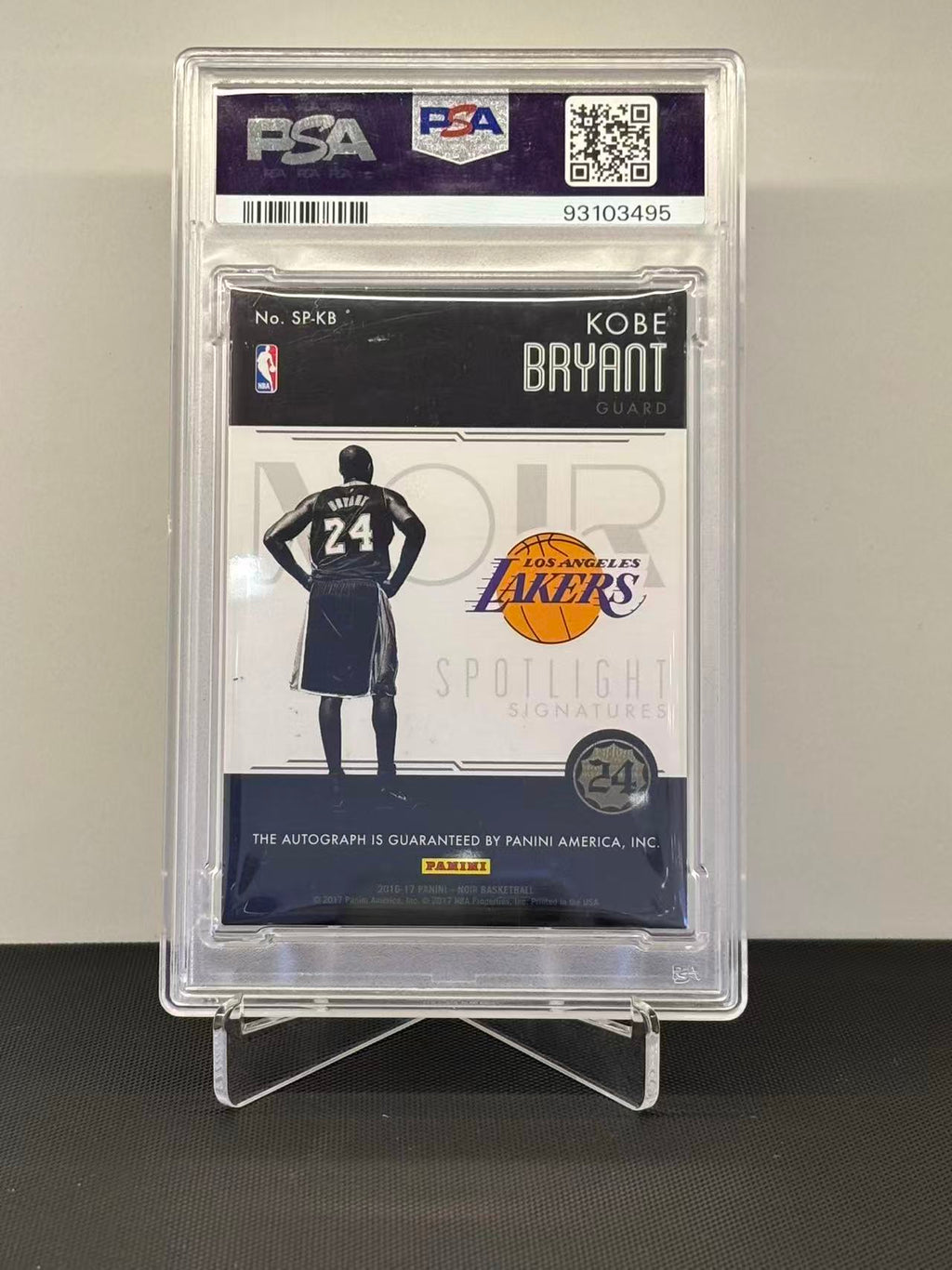 2016-17 Kobe Bryant Noir Spotlight Signatures 34/125