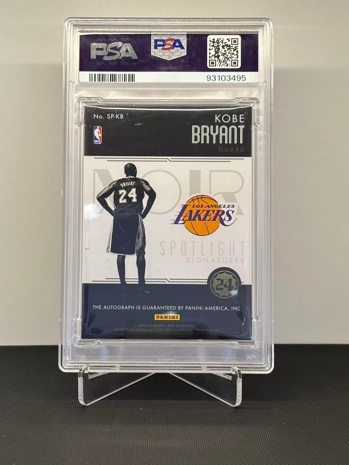 2016-17 Kobe Bryant Noir Spotlight Signatures 34/125